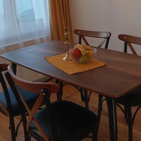 Tera Apartment Zemun Belgrado Buitenkant foto