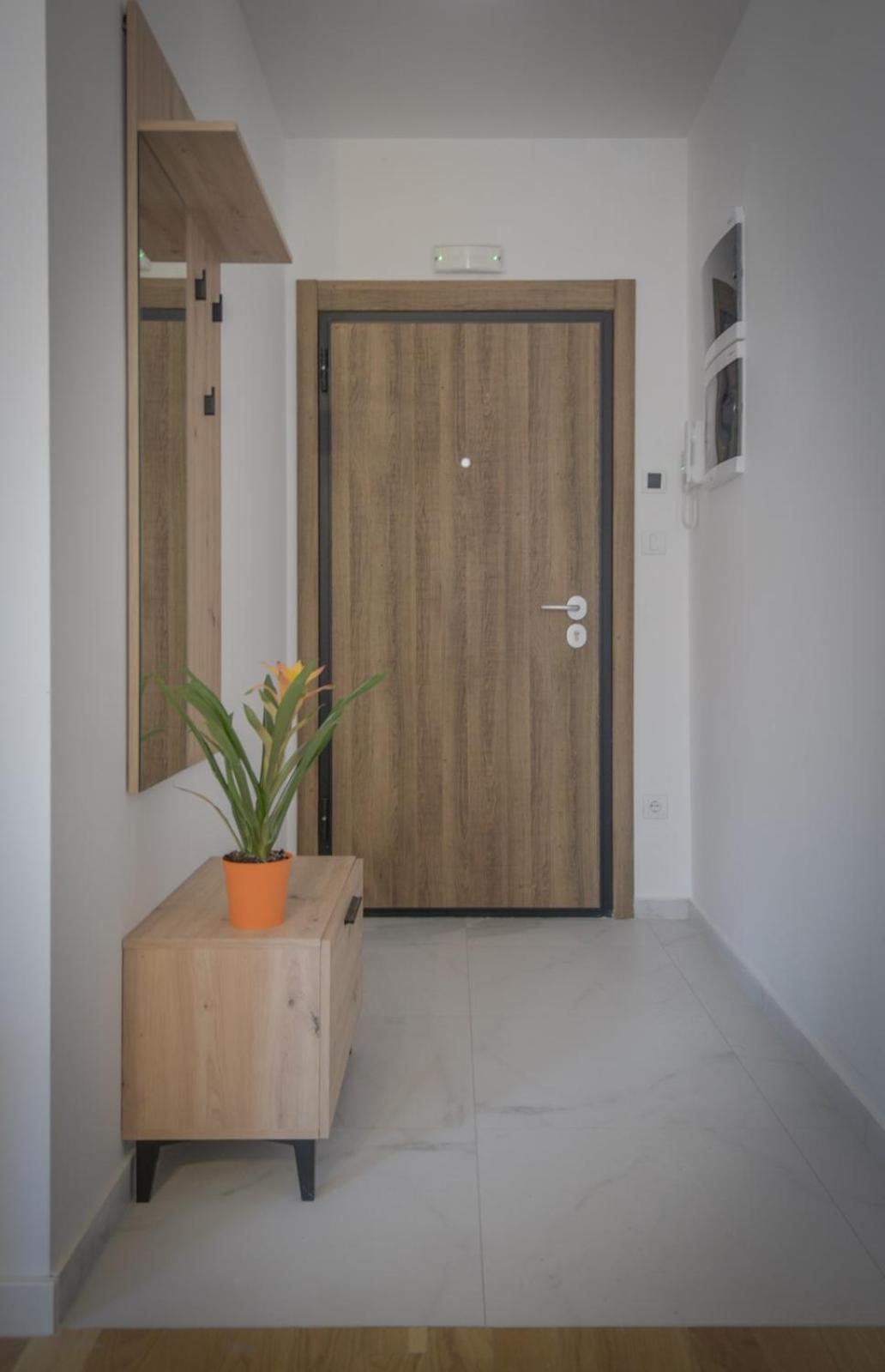 Tera Apartment Zemun Belgrado Buitenkant foto