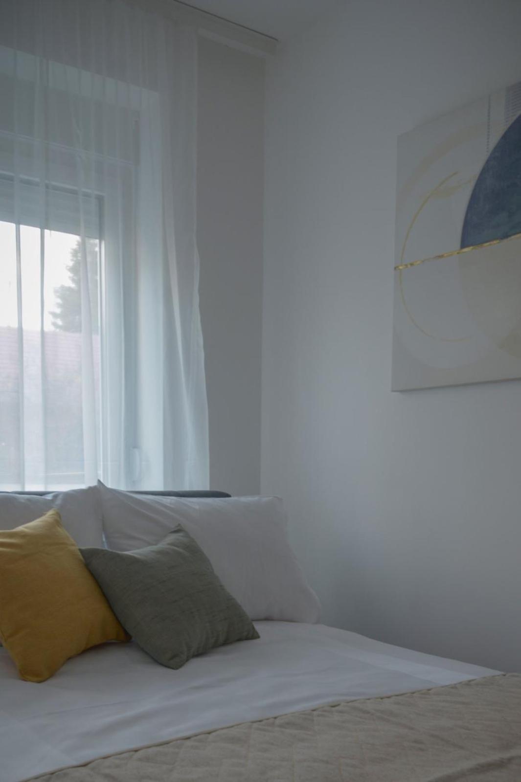Tera Apartment Zemun Belgrado Buitenkant foto